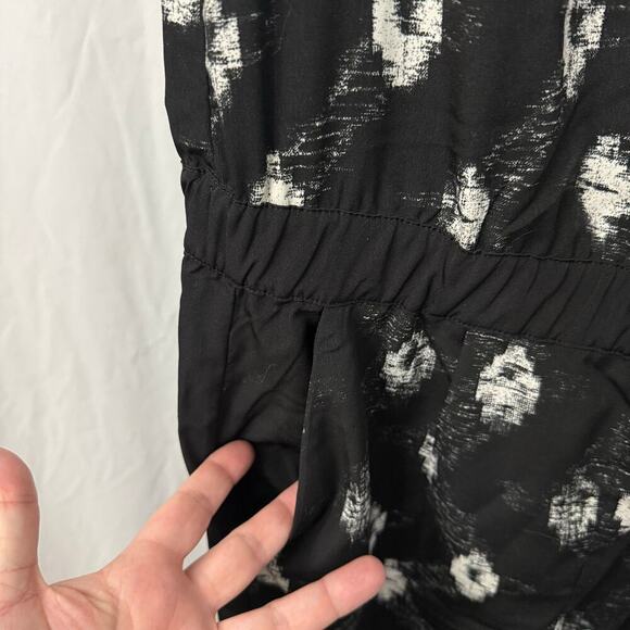 NYDJ Jumpsuit Womens Size 6 Milly Printed Black Woodblock Batik Romper New - Picture 10 of 13